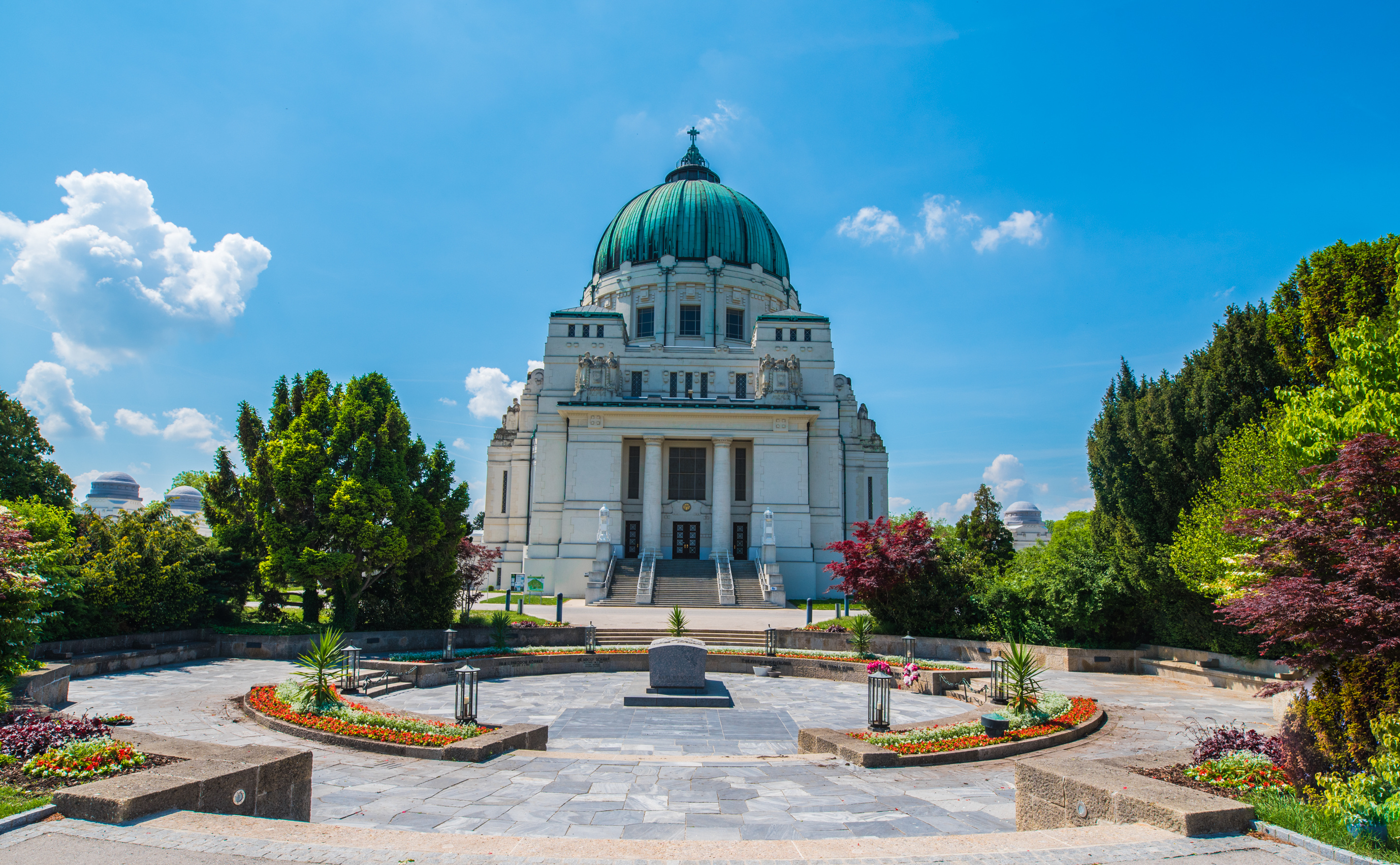 Wiener Zentralfriedhof_Friedhofskirche Karl Borromäus_©Sascha_AdobeStock